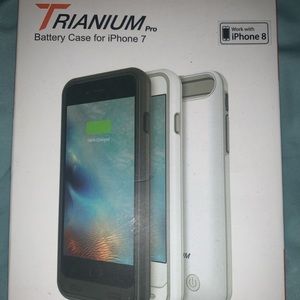 Battery charging phone case